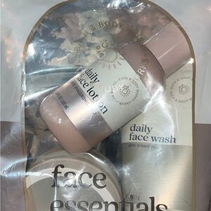 Bath and body Works Face Essential Gift Set 3 Pc. Face wash Lotion Clay Mask
